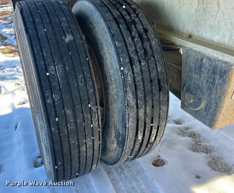 image for item ET6773 1985 Ravens 54441 flatbed trailer