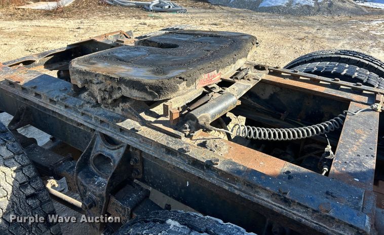 image for item ET6775 1990 International F-8300 semi truck