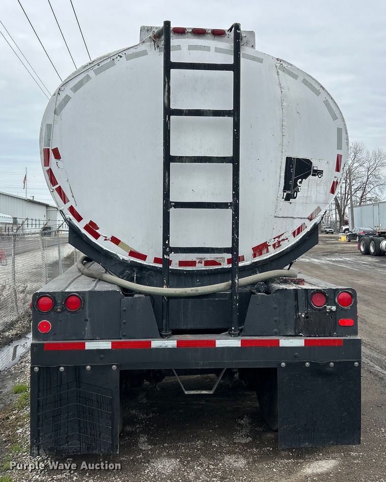 image for item ET6779 1972 Fruehauf tank trailer