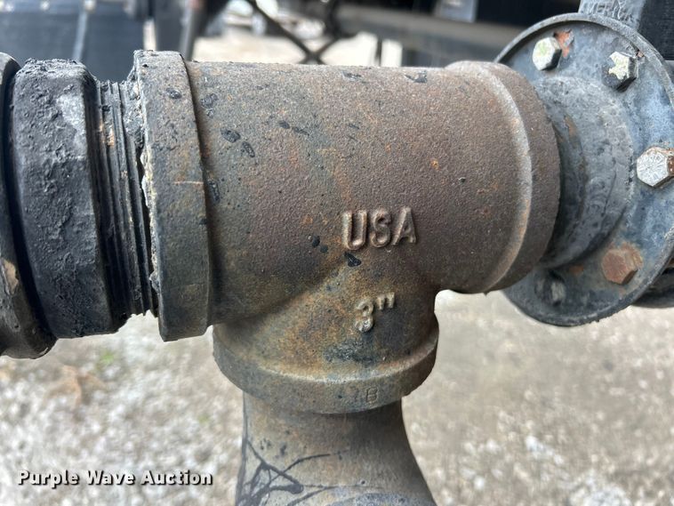 image for item ET6779 1972 Fruehauf tank trailer