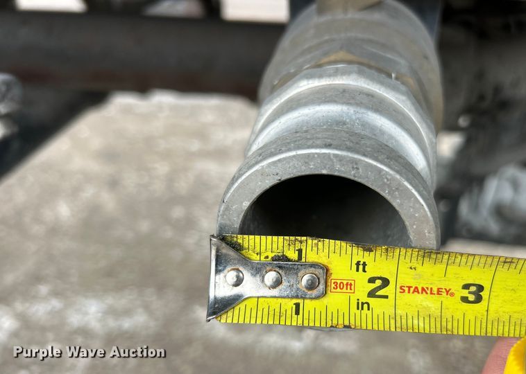 image for item ET6779 1972 Fruehauf tank trailer