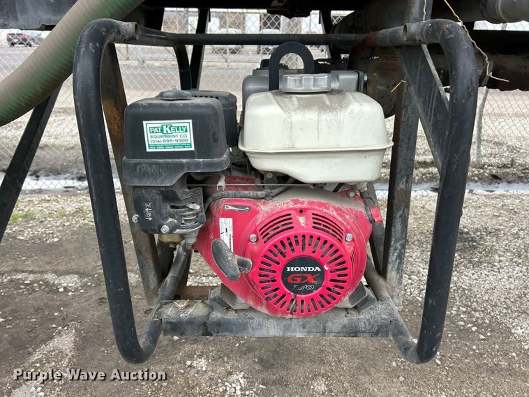 image for item ET6779 1972 Fruehauf tank trailer