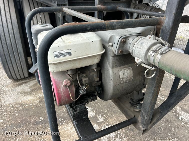 image for item ET6779 1972 Fruehauf tank trailer