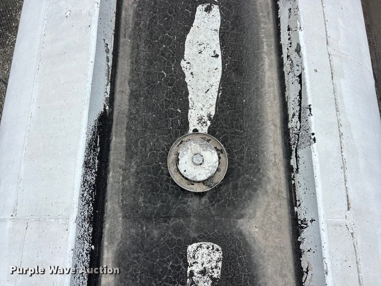 image for item ET6779 1972 Fruehauf tank trailer