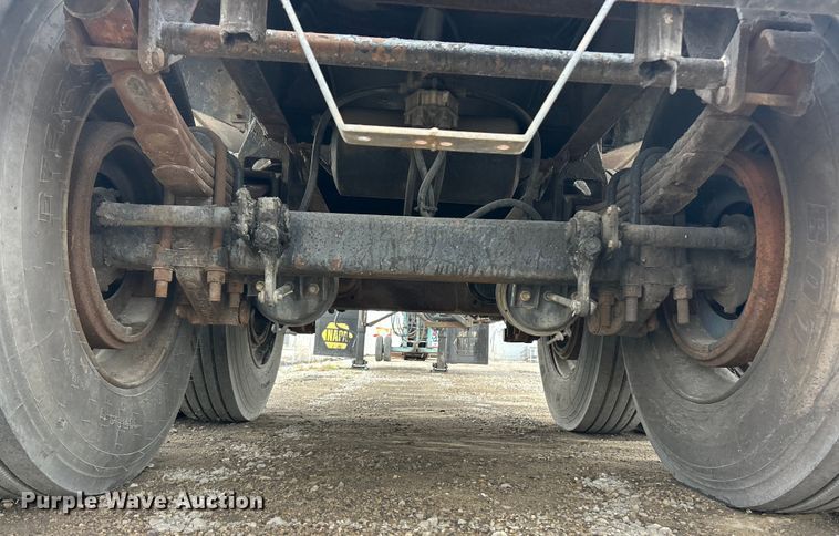 image for item ET6779 1972 Fruehauf tank trailer