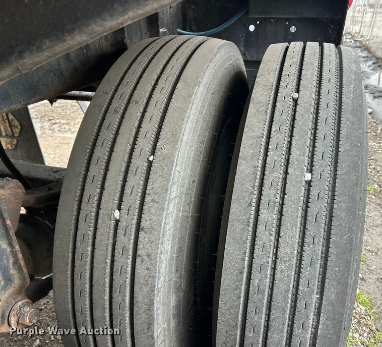 image for item ET6779 1972 Fruehauf tank trailer