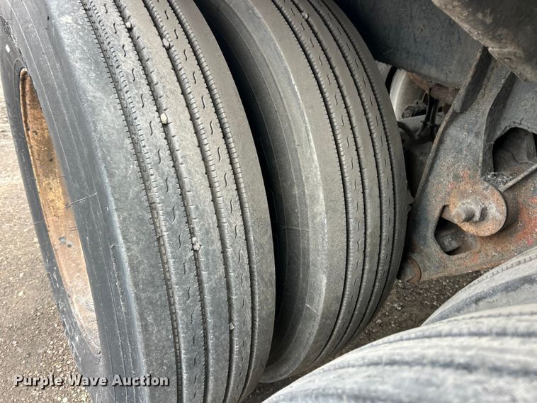 image for item ET6779 1972 Fruehauf tank trailer