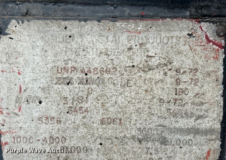 image for item ET6779 1972 Fruehauf tank trailer