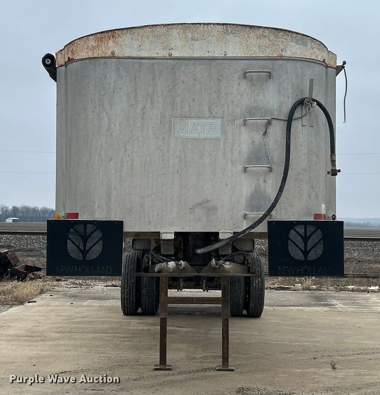 image for item ET6788 1980 Mate end dump trailer