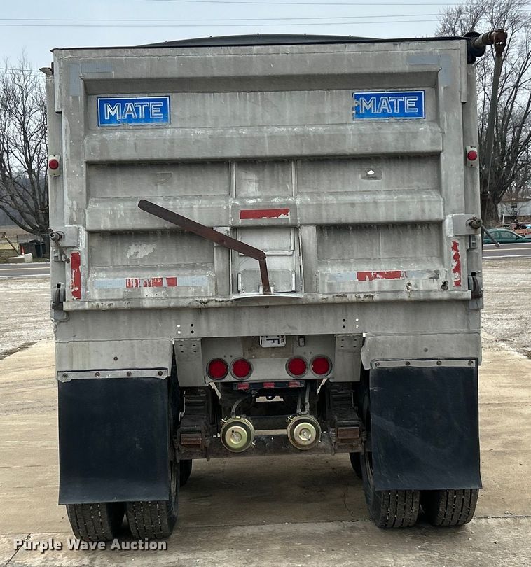 image for item ET6788 1980 Mate end dump trailer