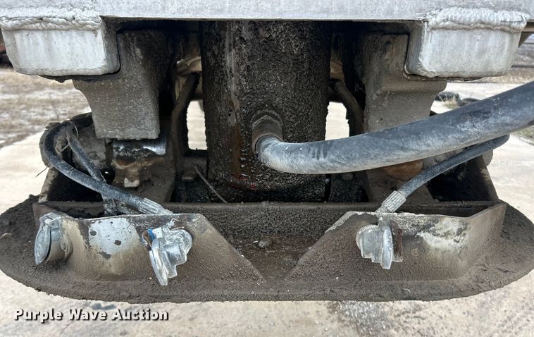 image for item ET6788 1980 Mate end dump trailer