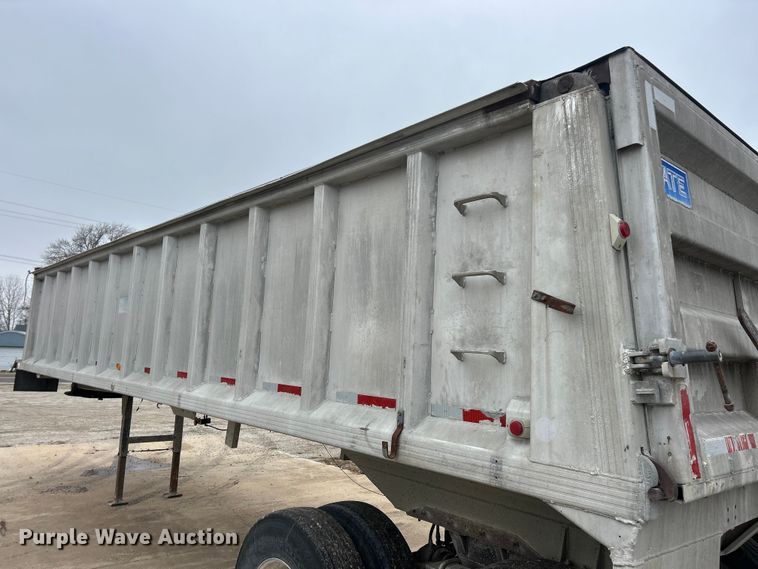 image for item ET6788 1980 Mate end dump trailer