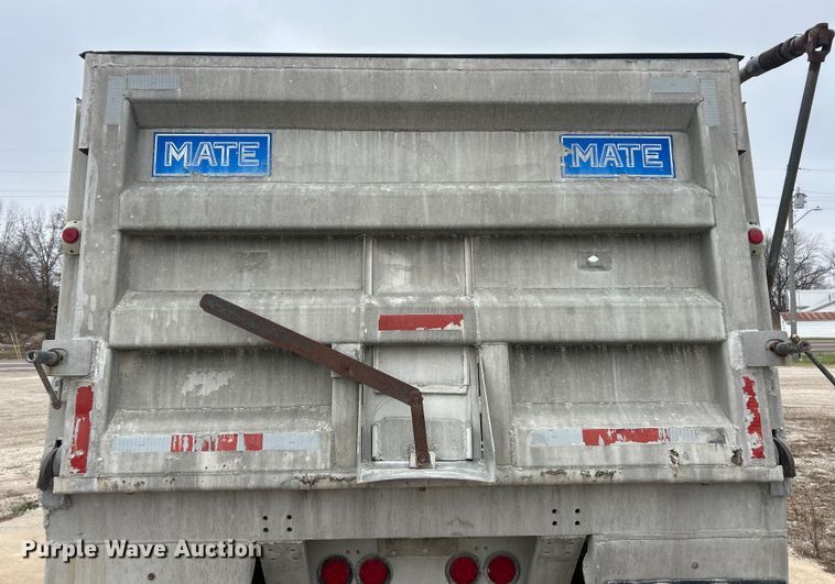 image for item ET6788 1980 Mate end dump trailer