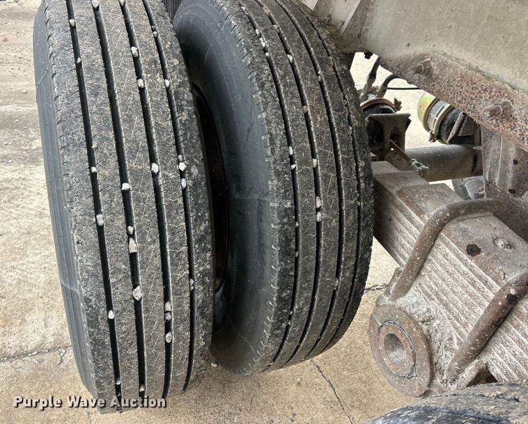 image for item ET6788 1980 Mate end dump trailer