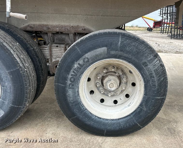 image for item ET6788 1980 Mate end dump trailer