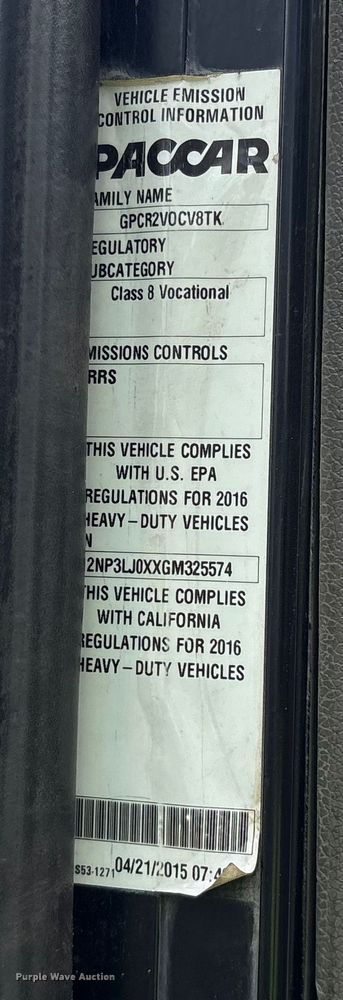 image for item ET7309 2016 Peterbilt 348 truck cab and chassis