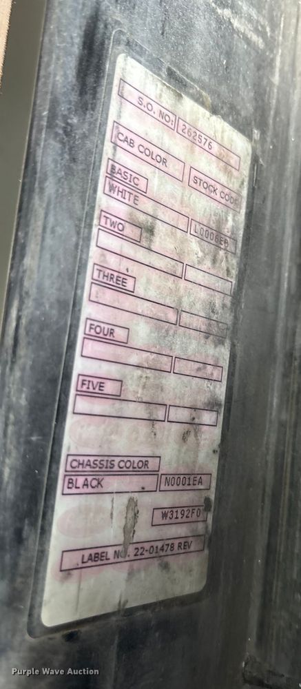 image for item ET7310 2015 Peterbilt 389 semi truck