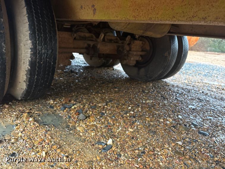 image for item ET7319 1995 Shop built drop deck equipment trailer