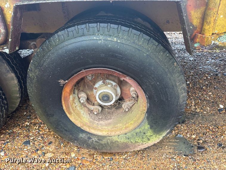 image for item ET7319 1995 Shop built drop deck equipment trailer