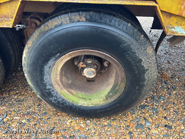 image for item ET7319 1995 Shop built drop deck equipment trailer