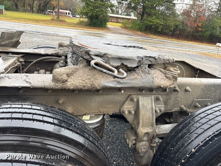 image for item ET7320 2007 Peterbilt 385 semi truck