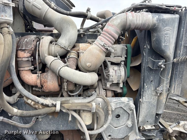 image for item ET7320 2007 Peterbilt 385 semi truck