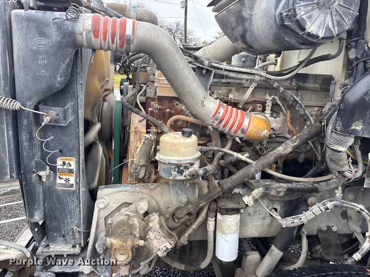 image for item ET7320 2007 Peterbilt 385 semi truck