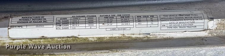 image for item ET7321 2004 Peterbilt 385 truck cab and chassis