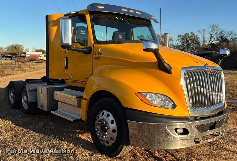 image for item EU2209 2021 International LT625 semi truck