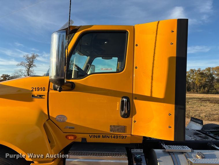 image for item EU2209 2021 International LT625 semi truck