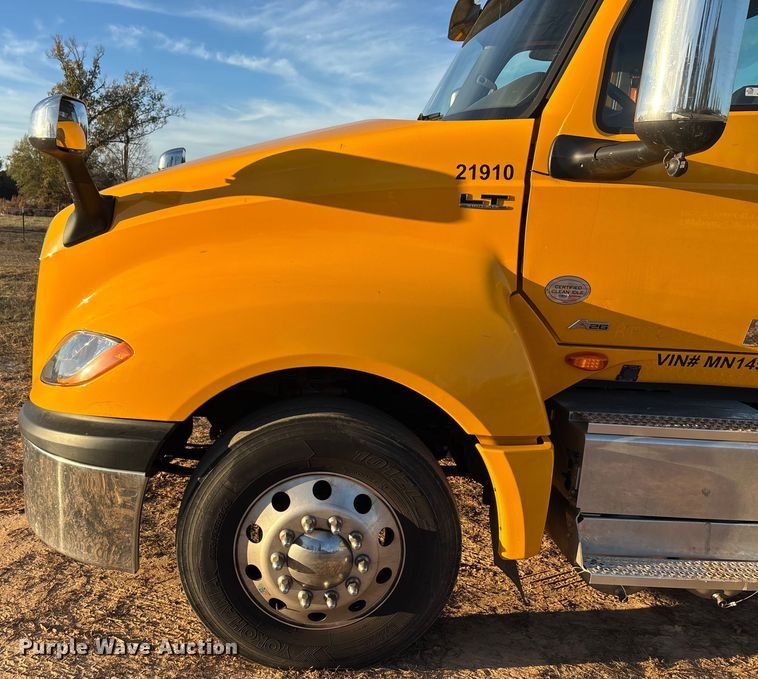 image for item EU2209 2021 International LT625 semi truck