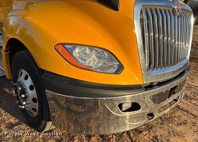 image for item EU2209 2021 International LT625 semi truck