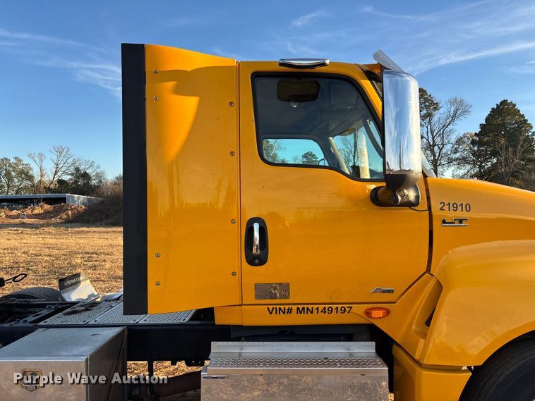 image for item EU2209 2021 International LT625 semi truck