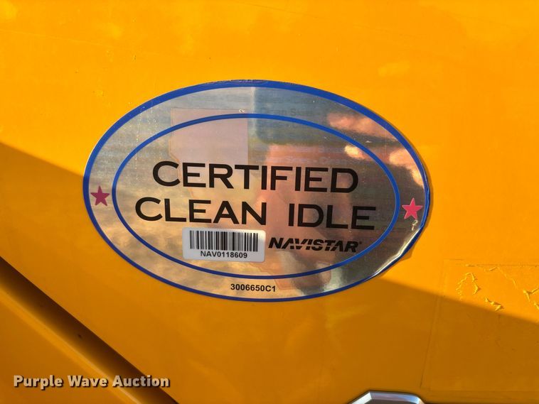 image for item EU2209 2021 International LT625 semi truck