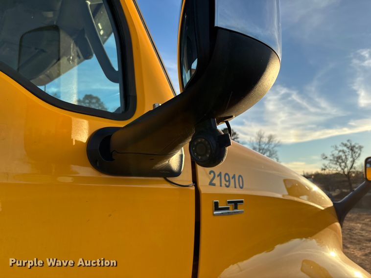 image for item EU2209 2021 International LT625 semi truck