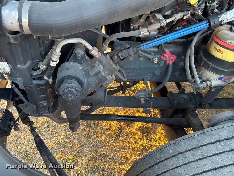 image for item EU2209 2021 International LT625 semi truck