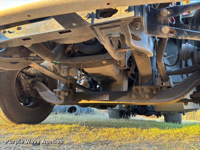 image for item EU2209 2021 International LT625 semi truck