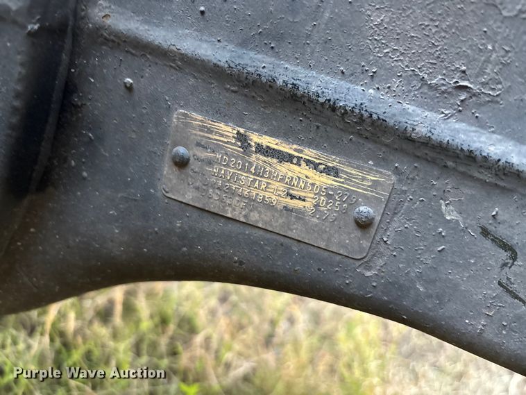 image for item EU2209 2021 International LT625 semi truck