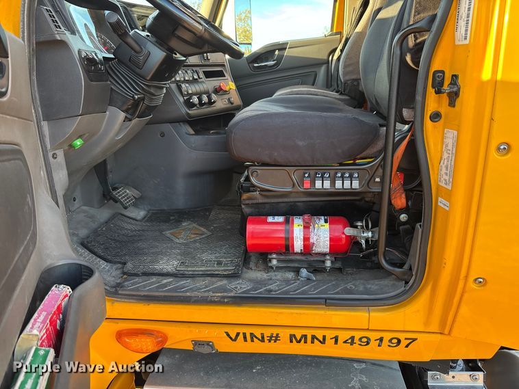 image for item EU2209 2021 International LT625 semi truck