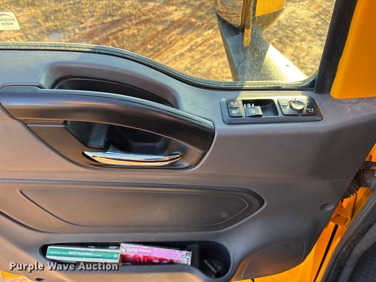 image for item EU2209 2021 International LT625 semi truck