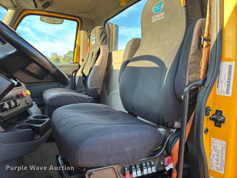 image for item EU2209 2021 International LT625 semi truck