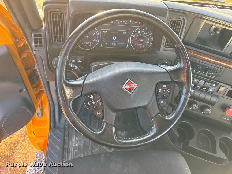 image for item EU2209 2021 International LT625 semi truck