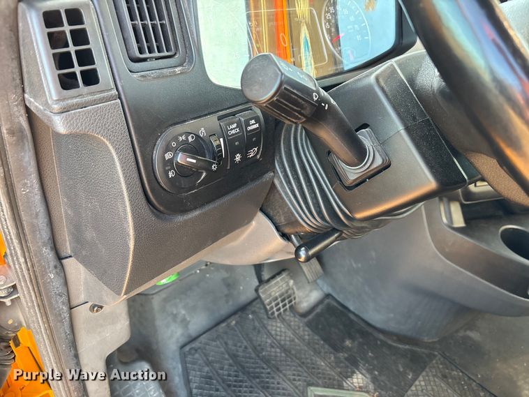 image for item EU2209 2021 International LT625 semi truck