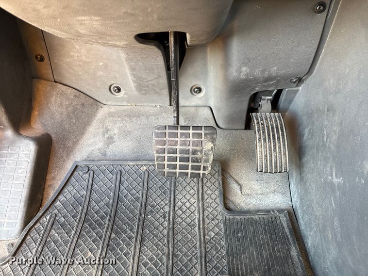 image for item EU2209 2021 International LT625 semi truck