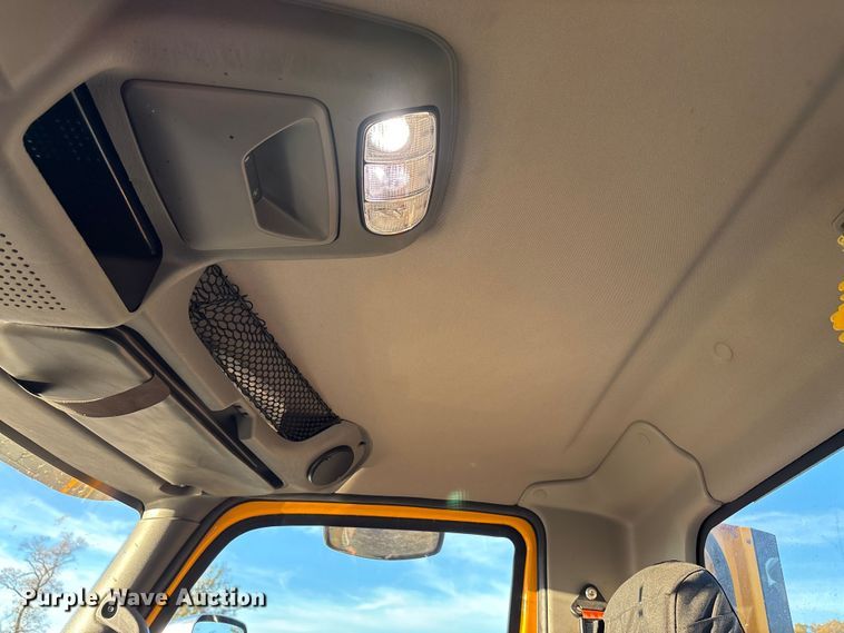 image for item EU2209 2021 International LT625 semi truck