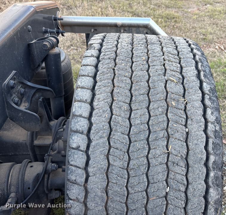 image for item EU2209 2021 International LT625 semi truck