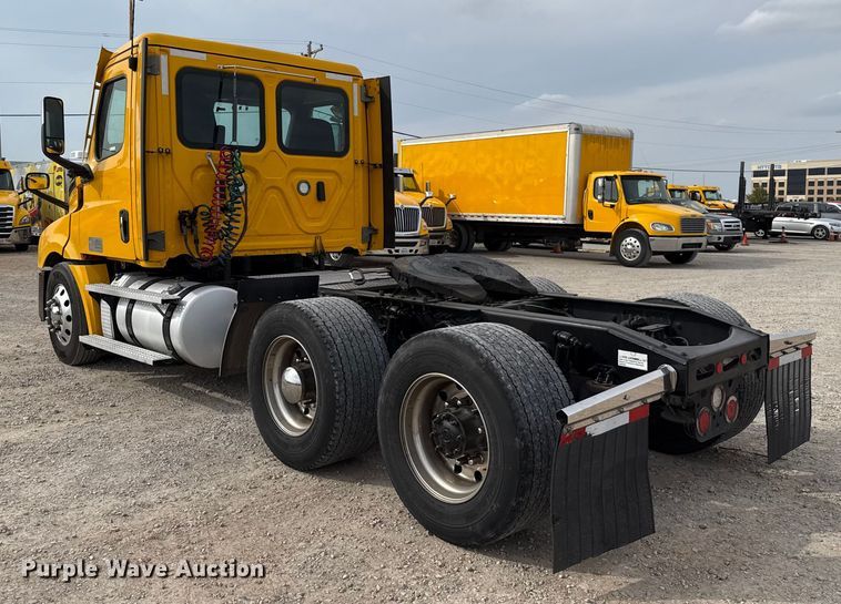 image for item EU5194 2021 Freightliner Cascadia 126 semi truck