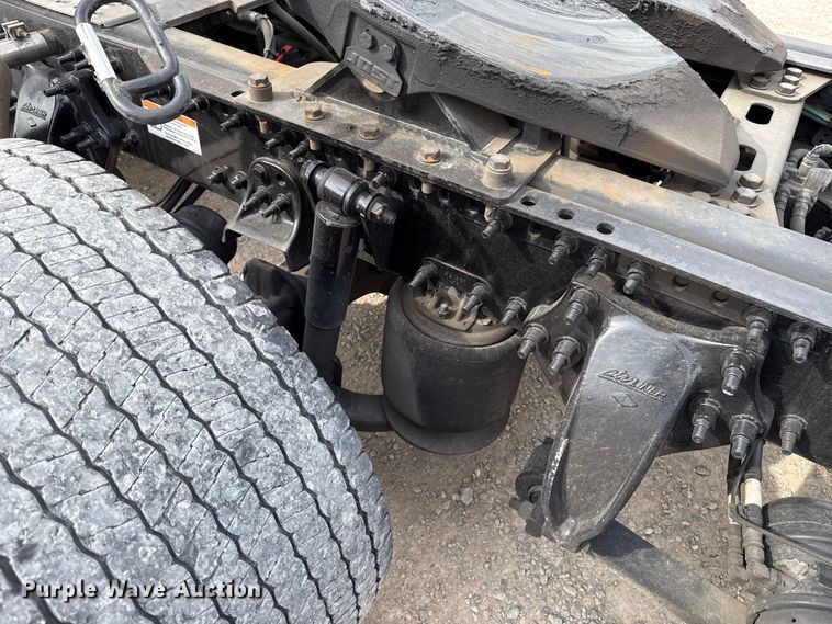 image for item EU5194 2021 Freightliner Cascadia 126 semi truck