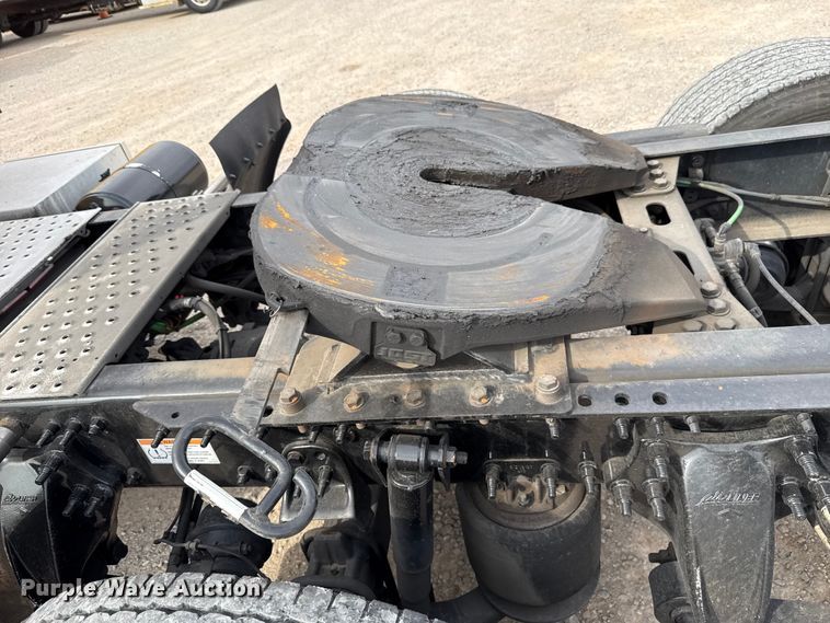 image for item EU5194 2021 Freightliner Cascadia 126 semi truck