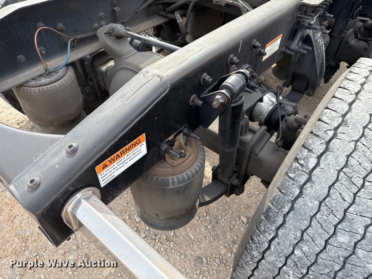 image for item EU5194 2021 Freightliner Cascadia 126 semi truck